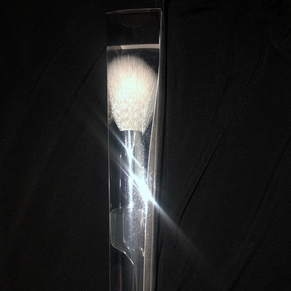 TruBeauty Rounded Powder Brush - Picture 3 of 3